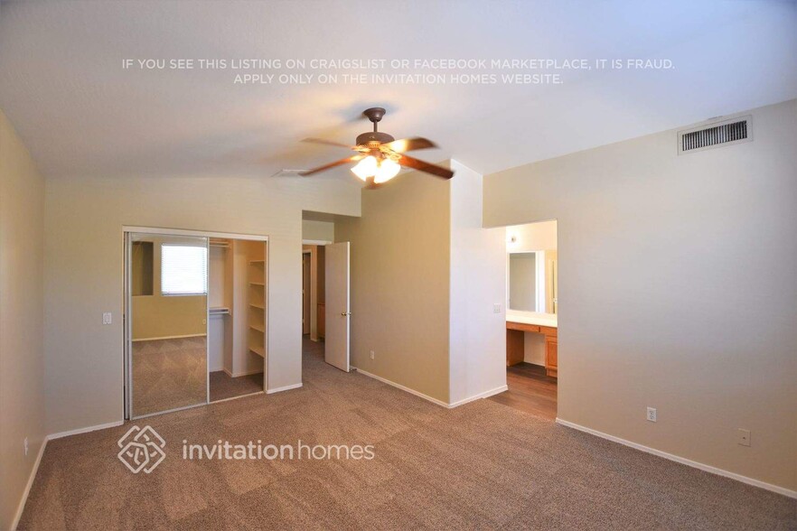 Building Photo - 5614 S 53rd Dr