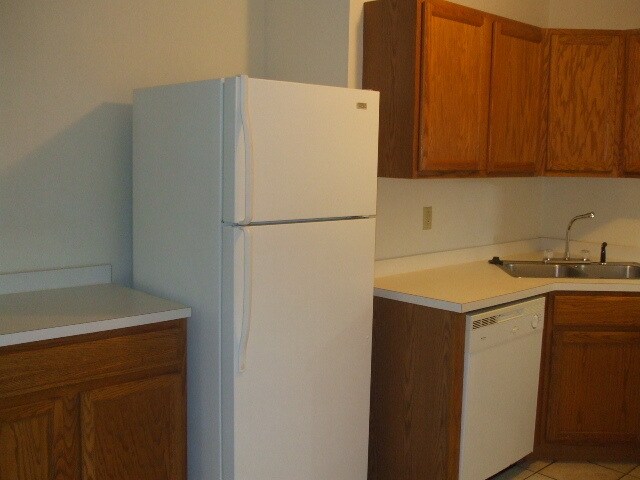 Kitchen - 3 N Montague Ave