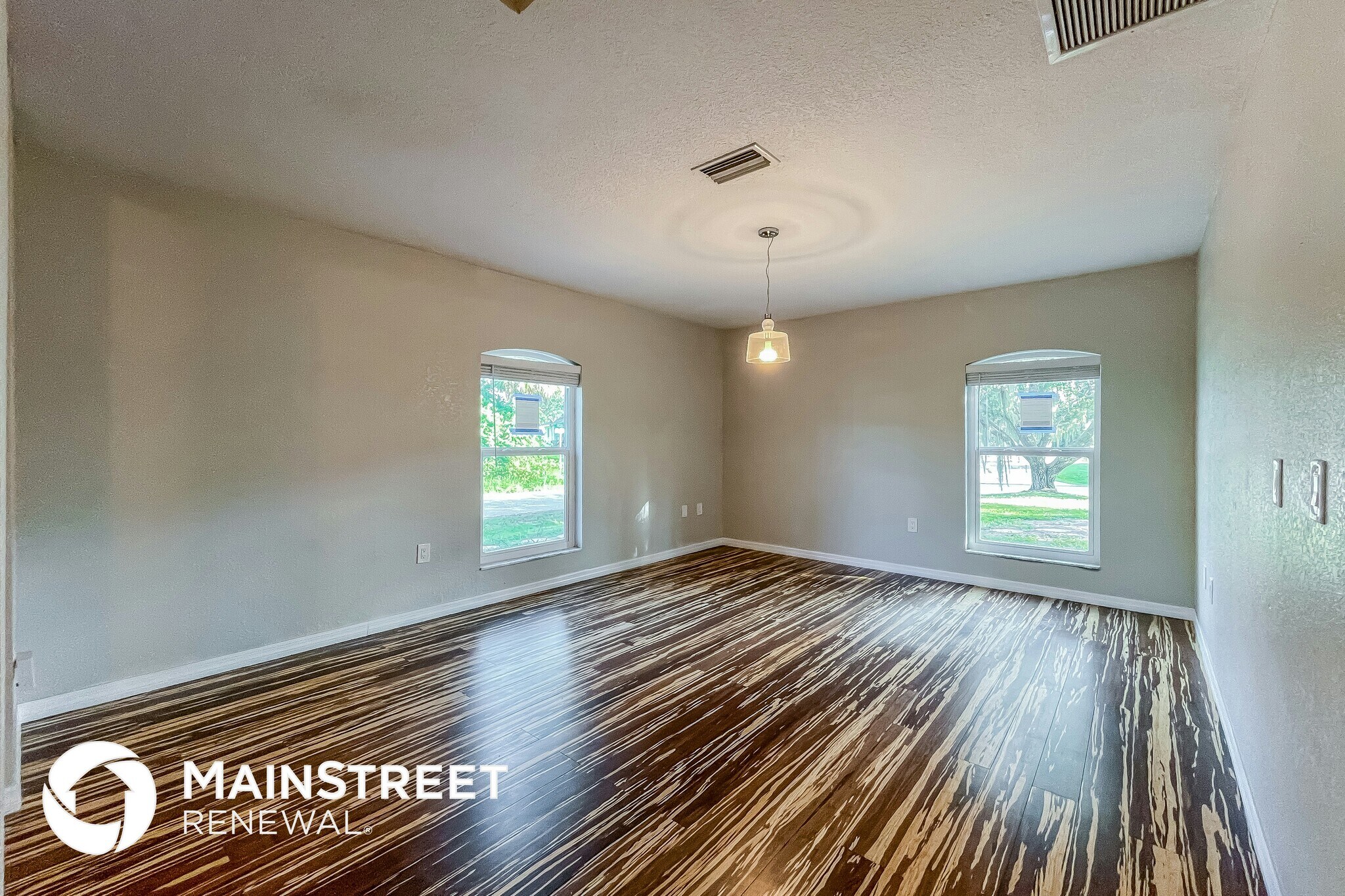 Building Photo - 2712 Lucaya Ave