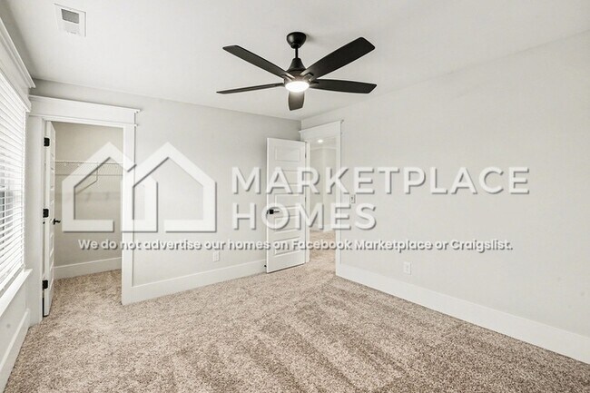 Building Photo - 521 Kingwood Ln