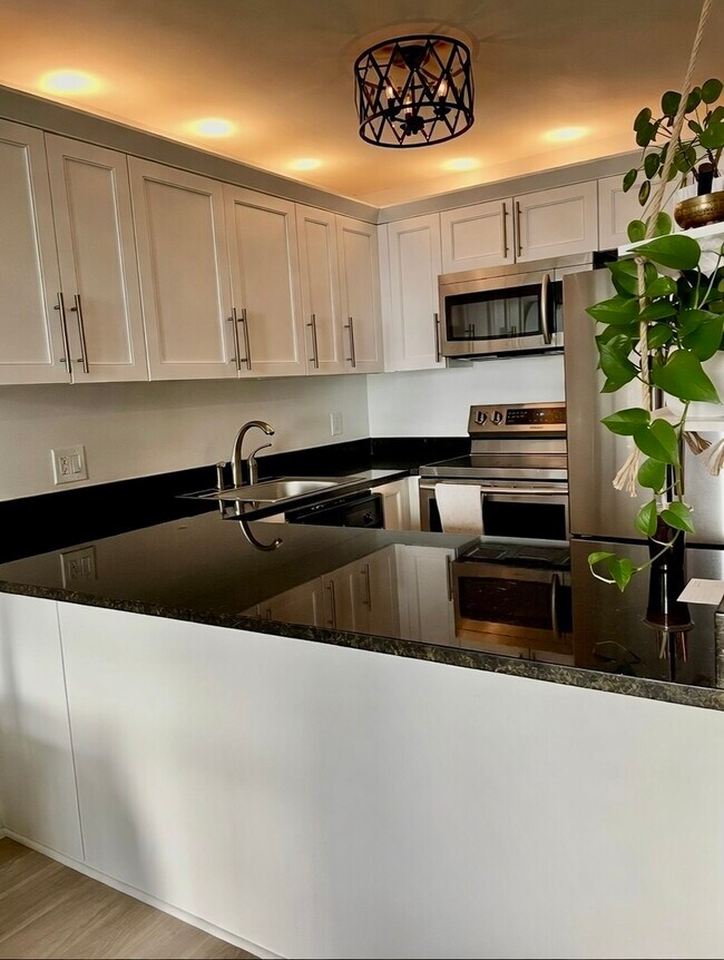 Building Photo - 1030 N State St