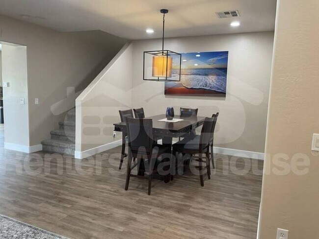 Building Photo - North Phoenix 4bed 2.5ba 2car POOL Oasis