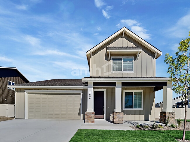 Building Photo - 1334 N Barkvine Ave