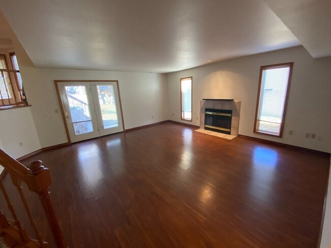 Building Photo - 124 Piper Ct