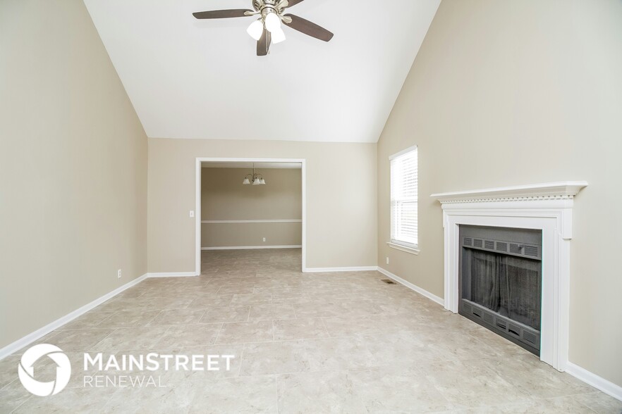 Building Photo - 3292 LUANN Dr
