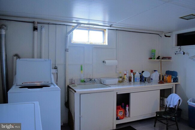 Building Photo - Beautiful 2 bed Rancher for Rent. Palmyra