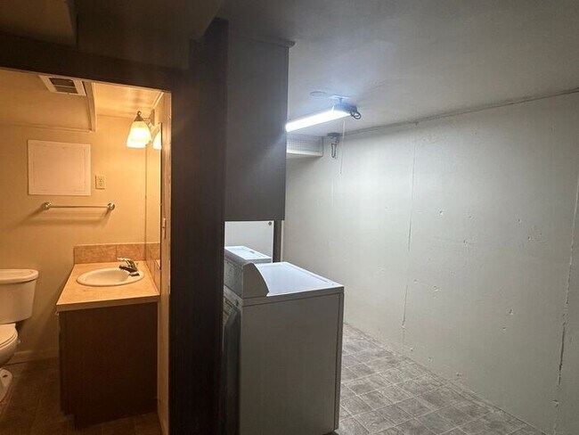 Building Photo - Charming 4 Bed Happy Valley Home