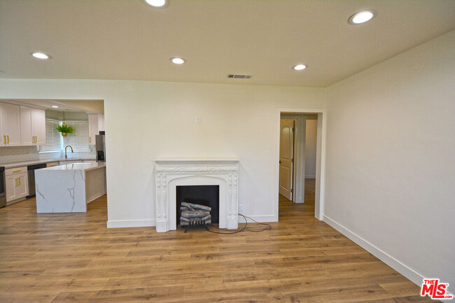 Building Photo - 16901 Hart St
