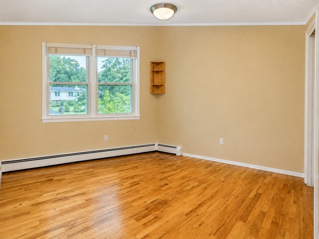 Building Photo - 119 Edgewood Rd
