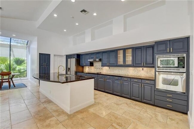 Building Photo - 2700 NW 49th St