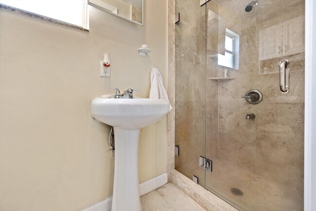 Building Photo - 13717 E Citrus Dr