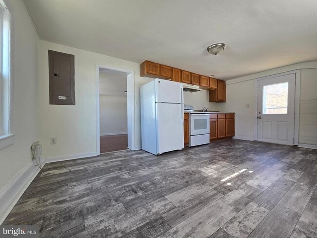 Building Photo - 76 Chestnut St