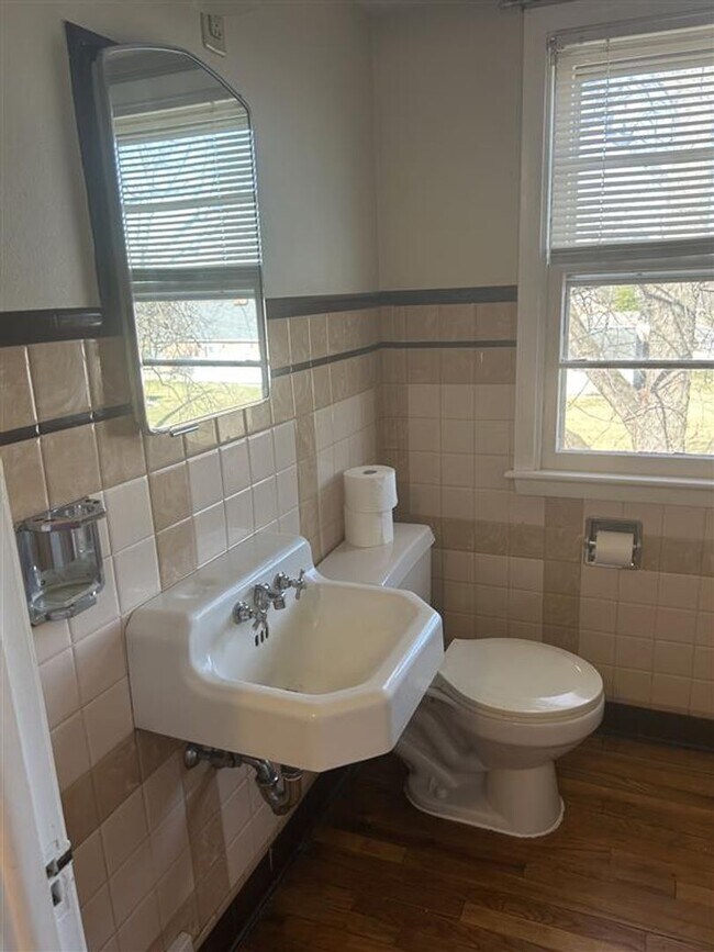 Building Photo - 4 Bedroom home for Rent!! This house is being renovated**