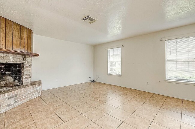 Building Photo - 13159 High Star Dr