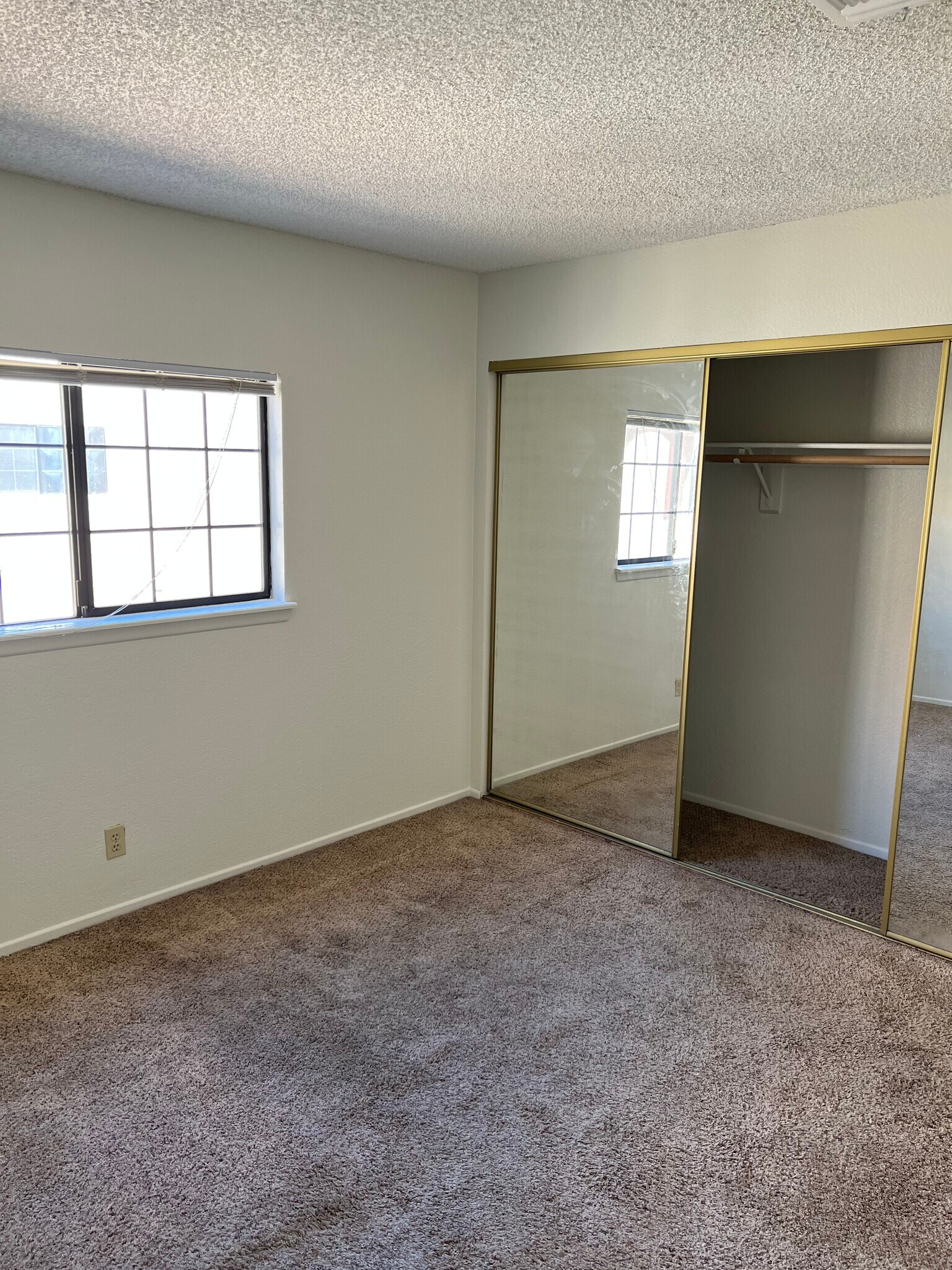 Building Photo - 4160 Sanderling Cir