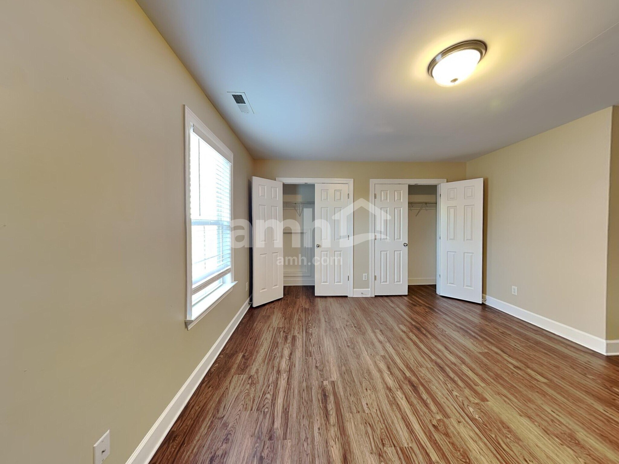 Building Photo - 116 Lake Point Ct