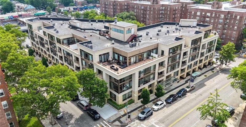 Building Photo - 64-05 Yellowstone Blvd