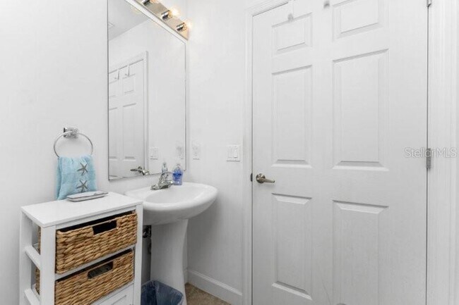 Building Photo - 2001 Bal Harbor Blvd