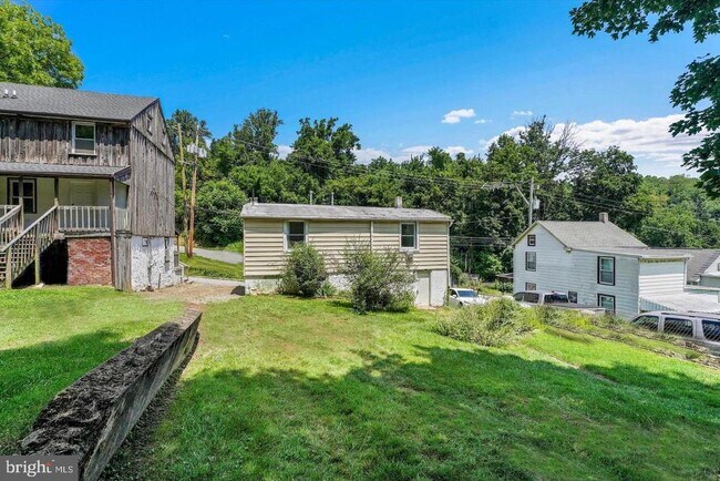 Building Photo - 60 Irish Ln