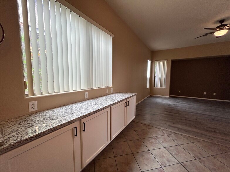 Building Photo - 25415 N 39th Ave
