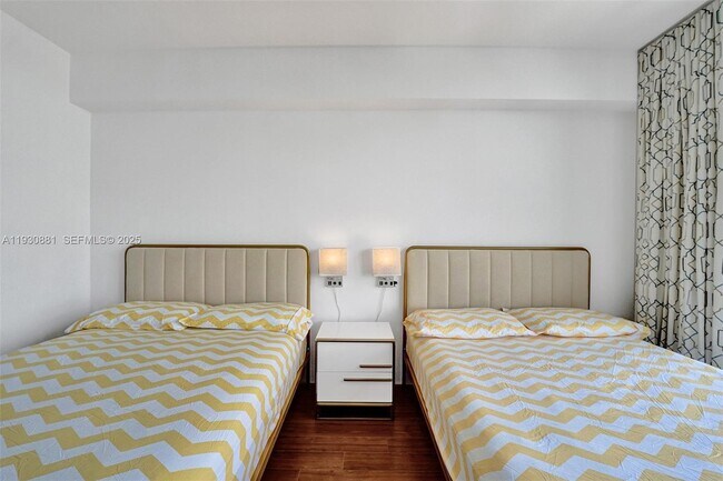 Building Photo - 3530 Mystic Pointe Dr