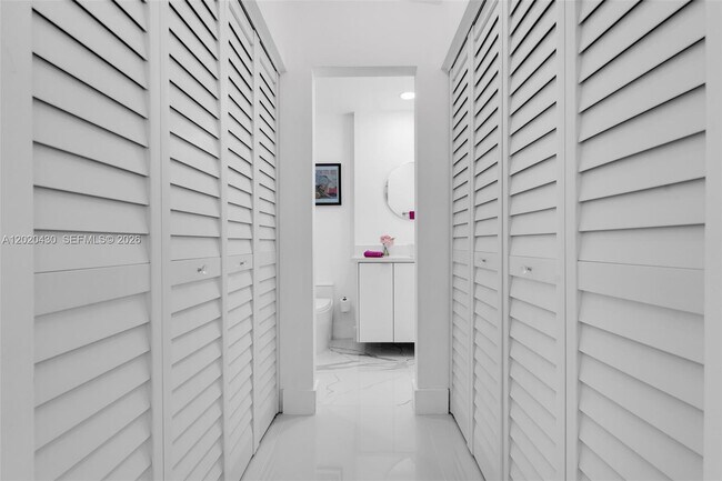 Building Photo - 3843 Alcantara Ave