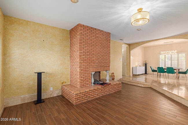 Building Photo - 601 W San Marcos Dr