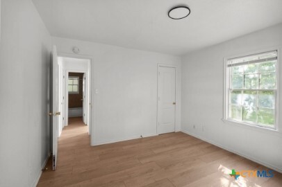 Building Photo - 1404 Mulford St