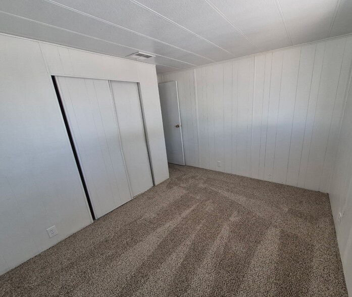 Building Photo - 3601 E Wyoming Ave