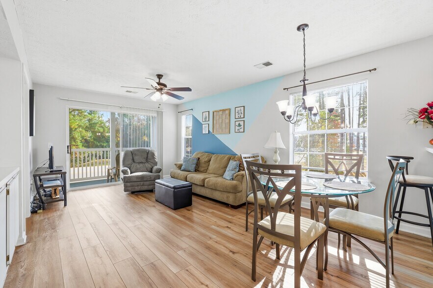 Building Photo - 510 White River Dr