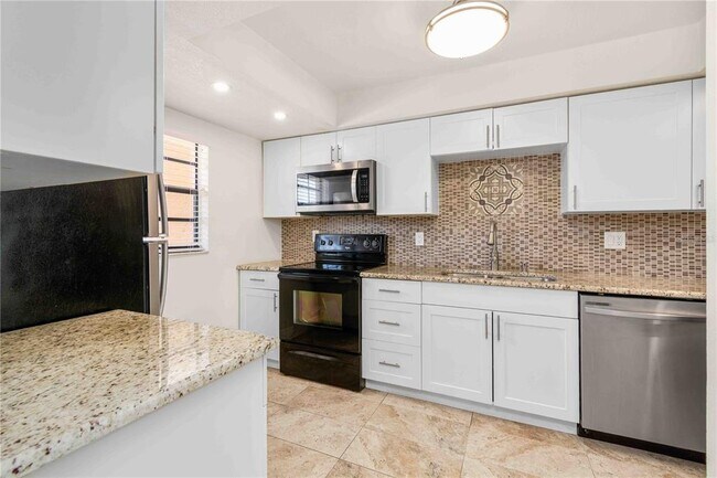 Building Photo - 1750 Belleair Forest Dr