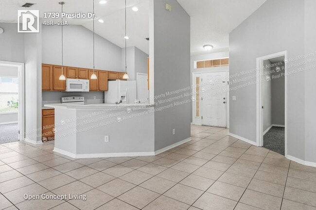 Building Photo - 1739 Presidio Dr