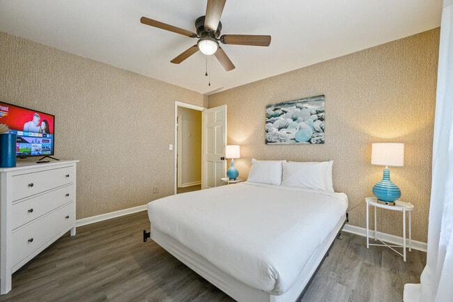 Building Photo - 2431 Weatherford Ct