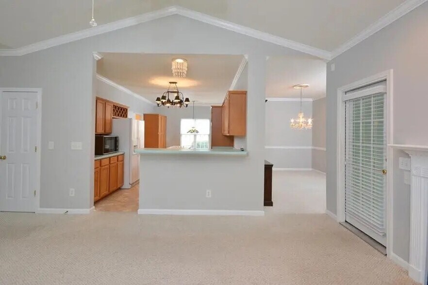 Building Photo - Room in House on Latta Cir