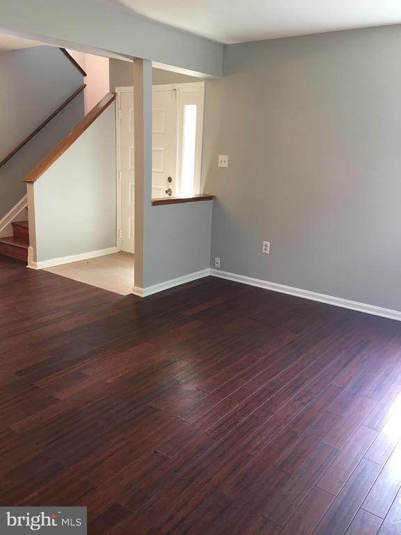Building Photo - 4070 Bluebird Dr
