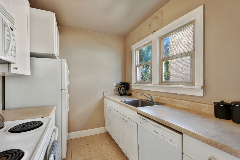 Building Photo - 311 12th Ave E