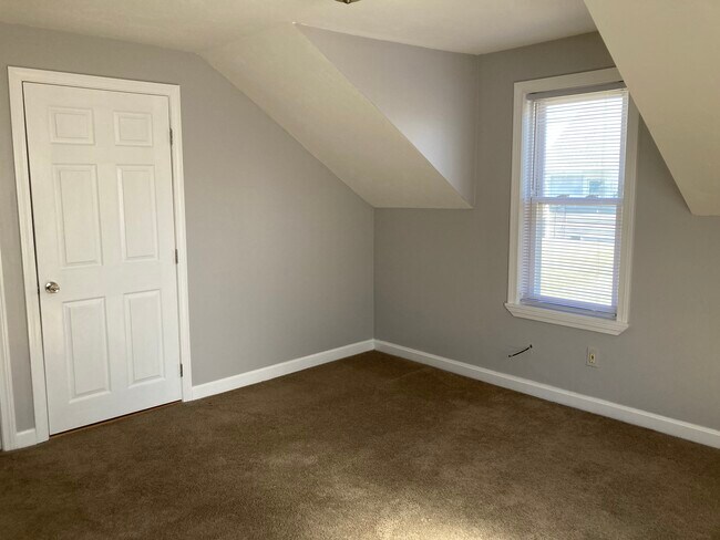 Bed 1 - 60 Division St