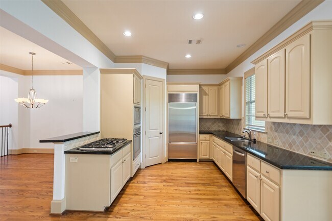 Building Photo - 4607 Regent Manor Dr