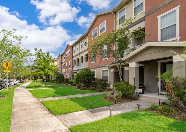 Building Photo - 10061 Town Lake Dr