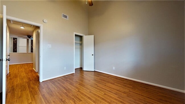 Building Photo - 727 Bunker Hill Rd