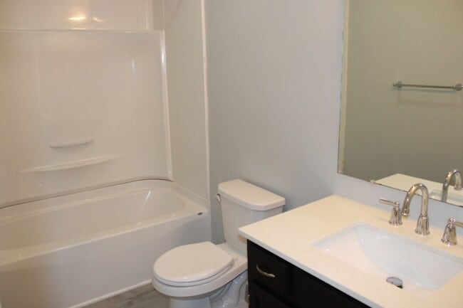 Building Photo - Townhouse