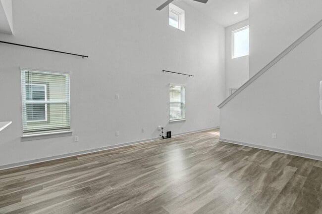 Building Photo - 8312 Mimi Ln