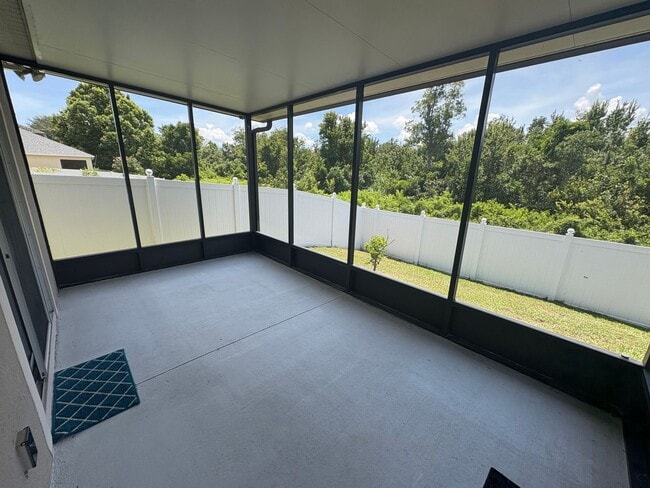 Building Photo - 3 Bed / 2 Bath Home w/ Solar Panels!