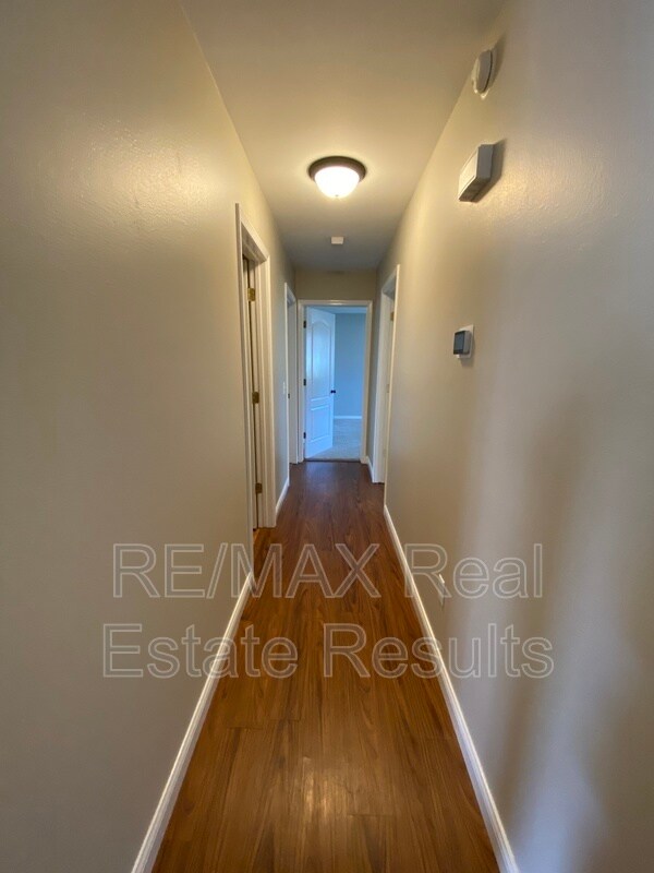Building Photo - 1601 S 24th Pl
