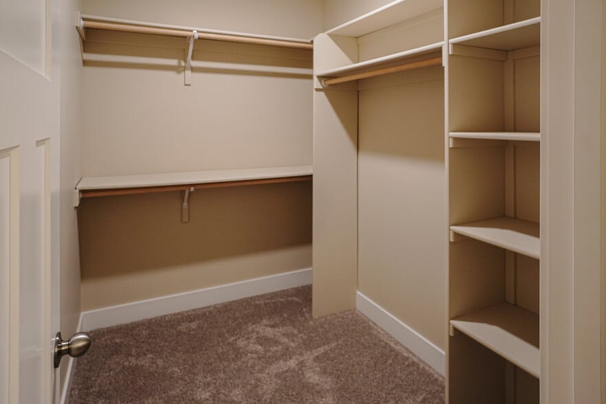 Building Photo - 8710 S 78th St