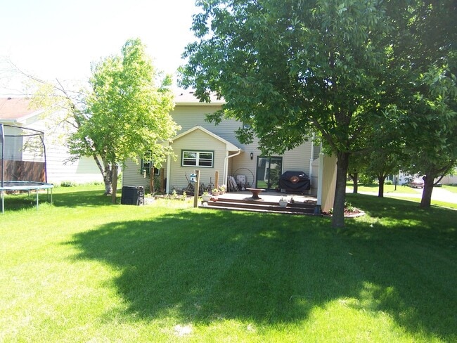 Building Photo - Available March 15! Beautiful 3 Bedroom Home in the Gilbert School District