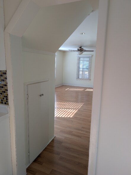 Building Photo - 14837 Keating Ave