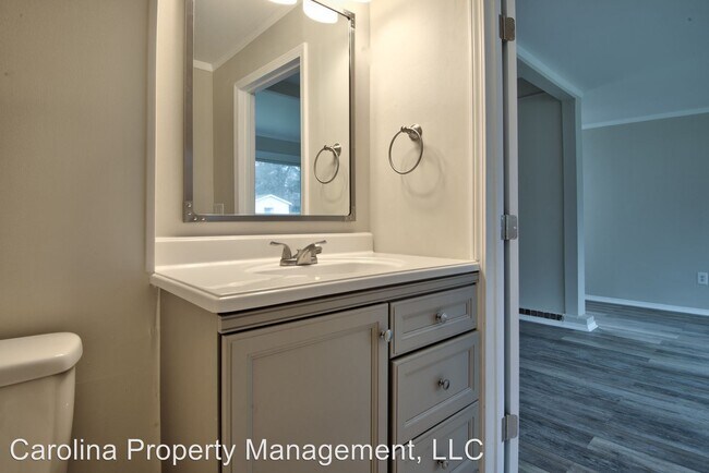 Building Photo - 3 br, 1.5 bath House - 2535 Hickory Grove Rd