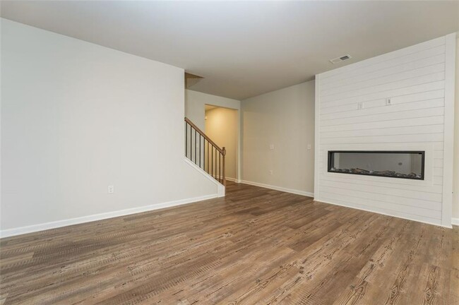 Building Photo - 1141 Pt Pl Dr