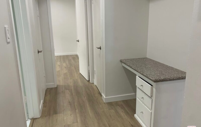 Building Photo - 450 Rexford Dr